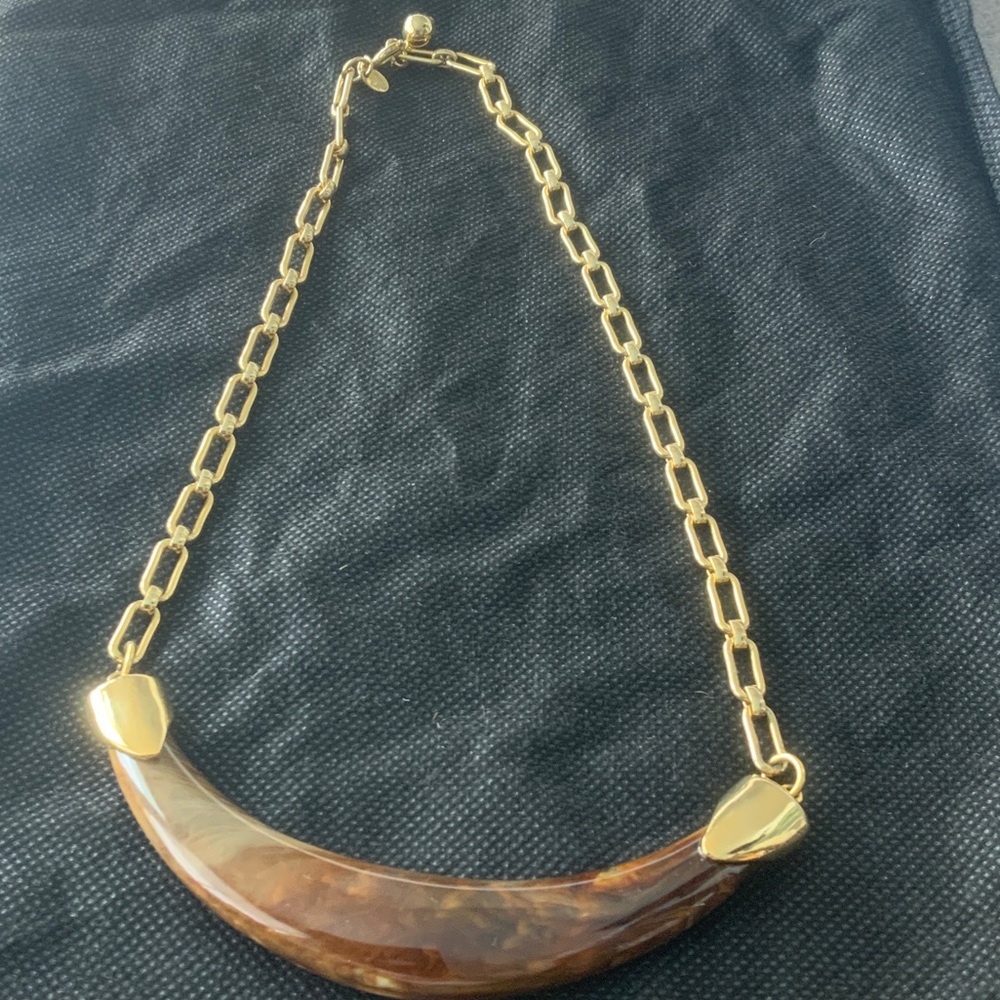 Elegant Gold and Brown Necklace